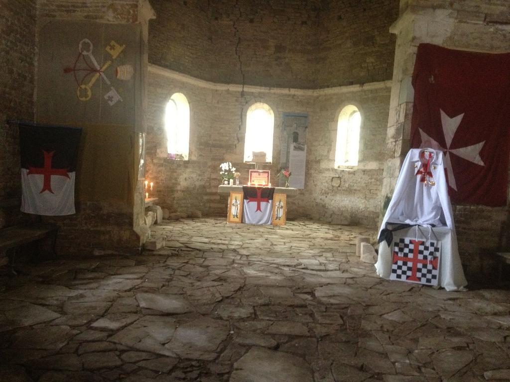 Chambres D'Hotes Les Templiers Rugney Bagian luar foto